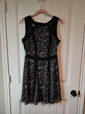 Banana Republic Black and White Sleeveless Fit-and-Flare Midi Dress